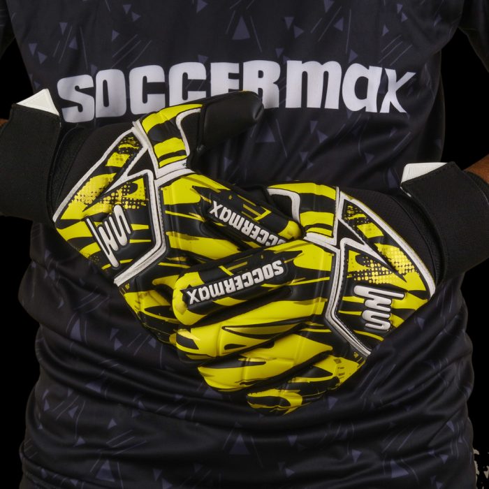 Goalie gloves soccer